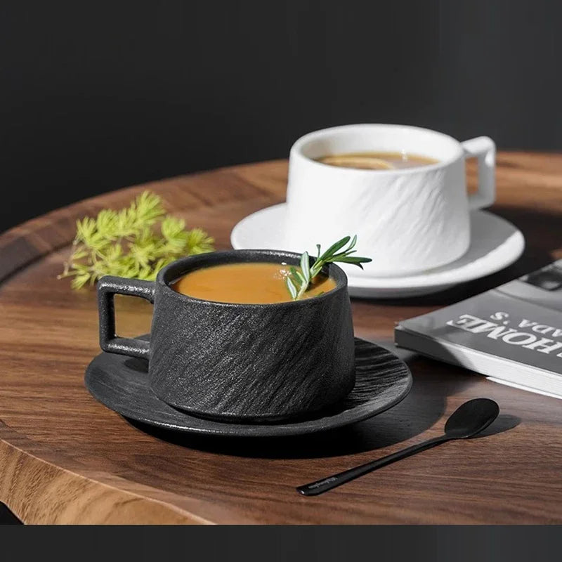 Japanische Keramik Kaffeetasse mit Untertasse – 250 ml – Hochwertiges Design