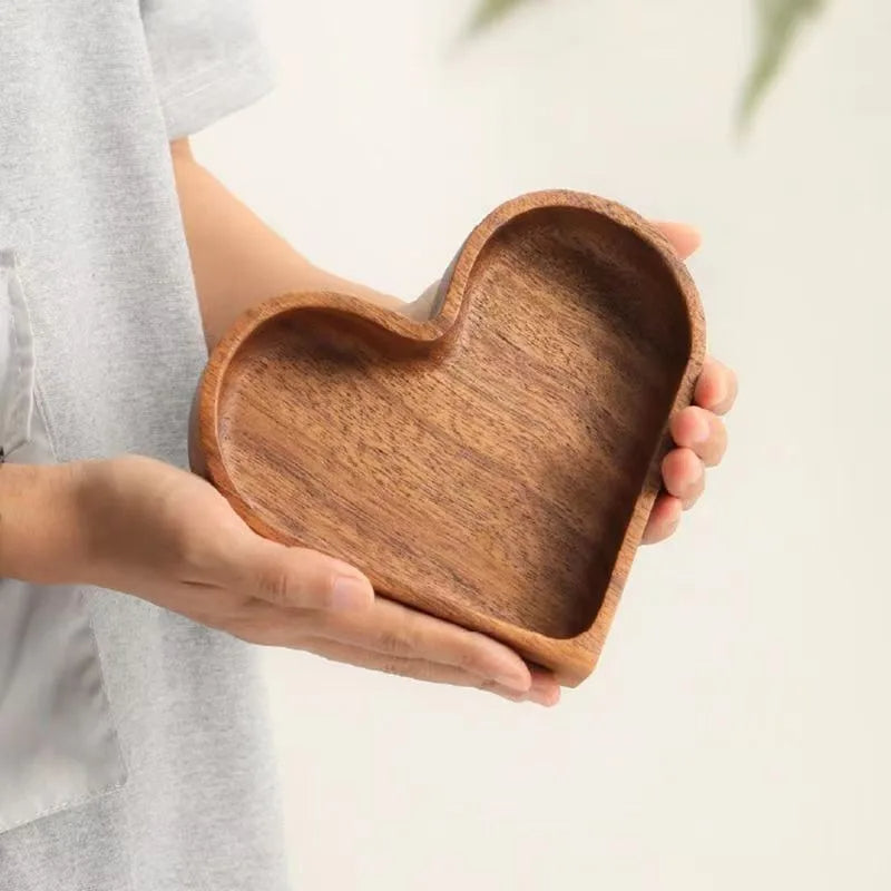 1 Stuk Herzförmiger Holzteller für Desserts, Sushi und Snacks – 17 cm