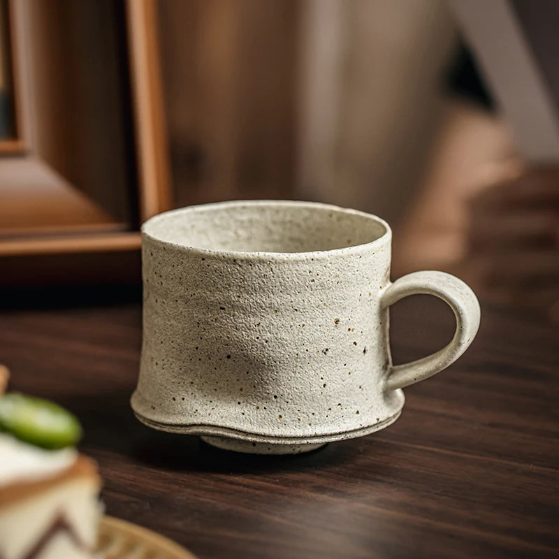 Handgefertigte Latte Tasse – Japanische Vintage Keramik – 200ml, Beige
