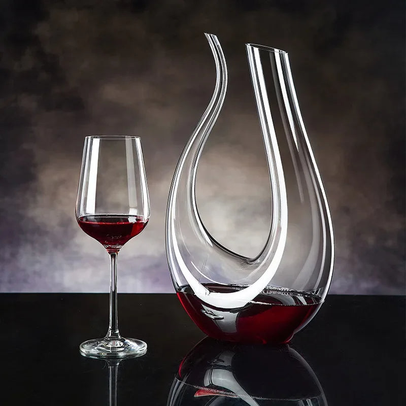 Handgefertigte Kristallglas Karaffe 1500 ml – U-Form Weindekanter für Rotwein, Whisky & Brandy