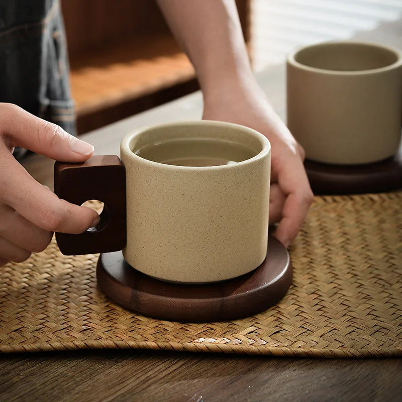 Vintage Kaffeetasse mit Holzgriff – Keramik, 300 ml, inkl. Serviertablett – Antikes Design für Zuhause & Büro