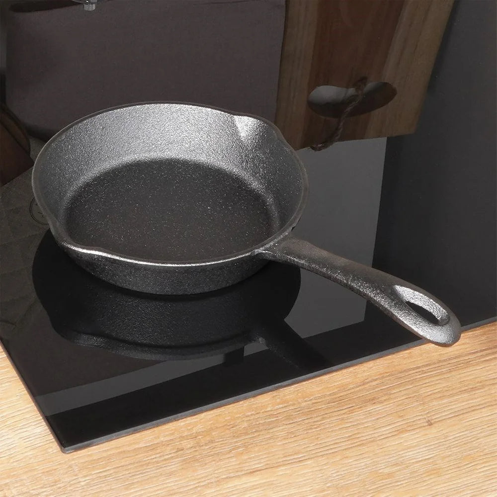 Gusseisenpfanne 16 cm – Massiv, langlebig, ideal für Herd, Grill & Ofen