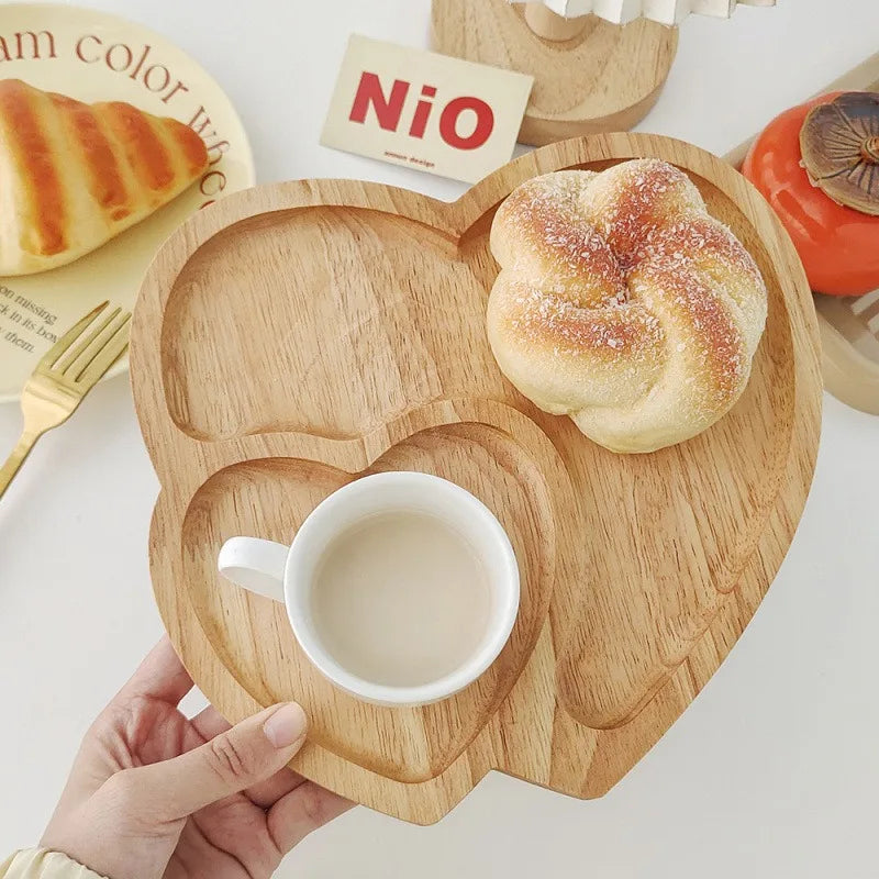 Herzförmiges Servierbrett aus Bambus – Doppelte Herzform, Dekoratives Holztablett für Snacks, Käse & Obst