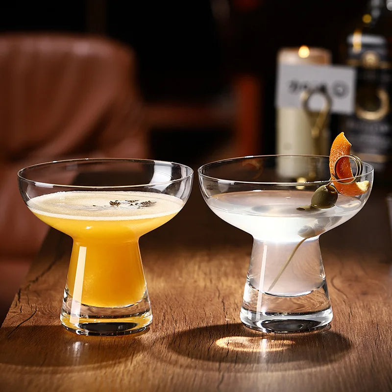 Set mit 2 Martini-Gläsern – 180 ml – Hochwertiges, stoßfestes Glas – Kreatives Design