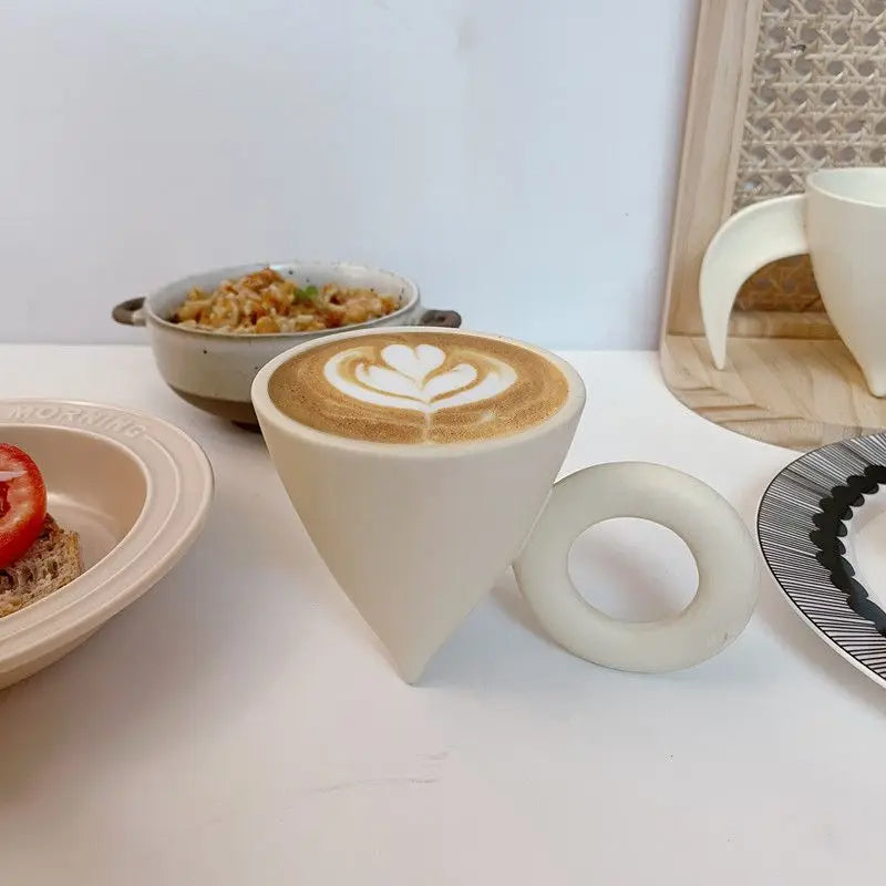 Keramiktasse – Handgefertigt & Elegant – Ideal für Kaffee, Tee & Latte Art