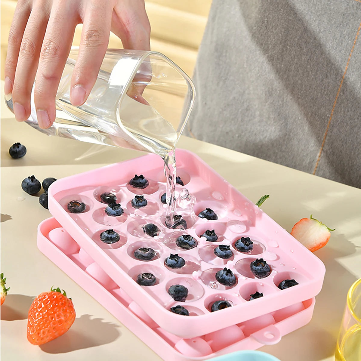 Eiswürfelform Silikon – 2er Set mit 25 Fächern – Leichtes Lösen – Mit Deckel