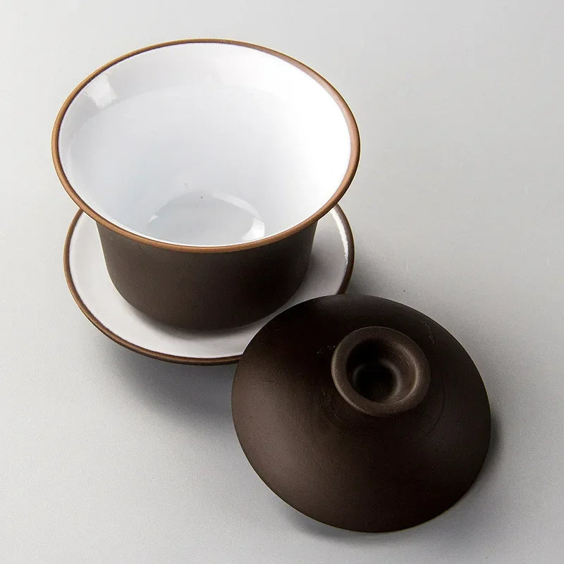 Elegantes Teeset aus Ton mit Deckel und Untertasse, ideal für Teeaufgüsse