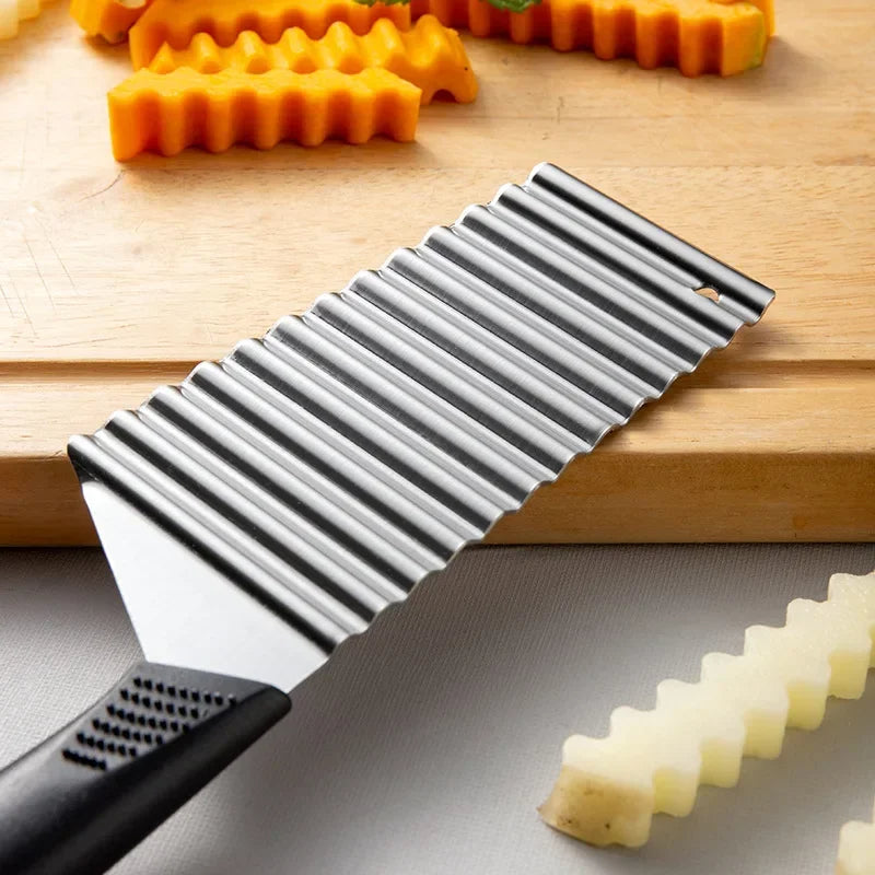 Wellenschneider für Kartoffeln und Gemüse, Edelstahl Crinkle Cutter mit ergonomischem Griff, ideal für Pommes, Obst und Garnierungen