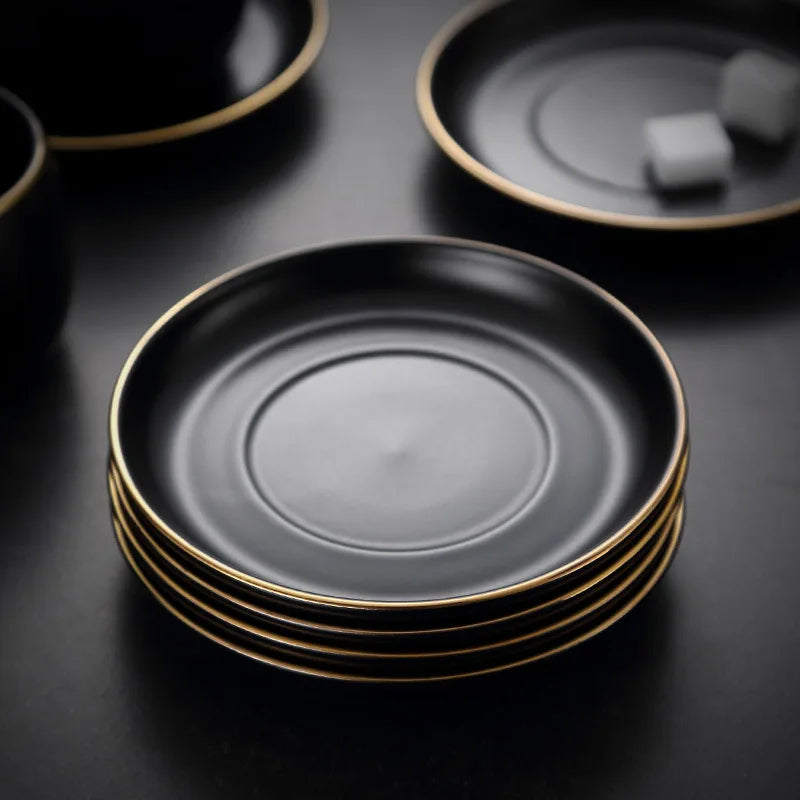 Keramiktasse mit Untertasse – Matt Schwarz, Skandi-Design