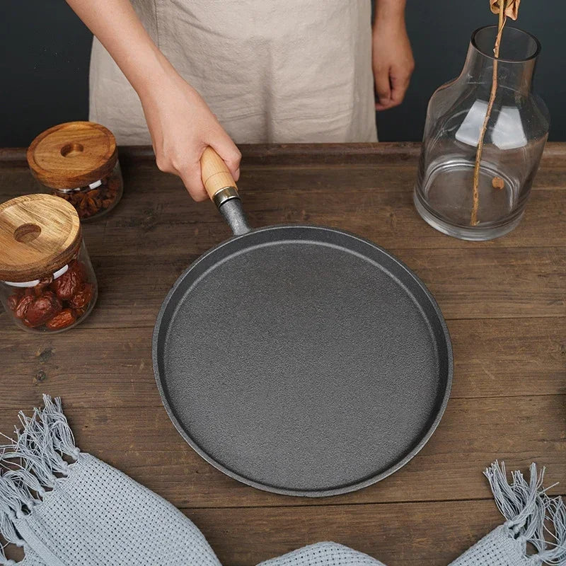Gusseisenpfanne 26 cm – Unbeschichtet, Antihaft, Ideal für Pfannkuchen, Steaks & Crêpes – Für Gas & Induktion