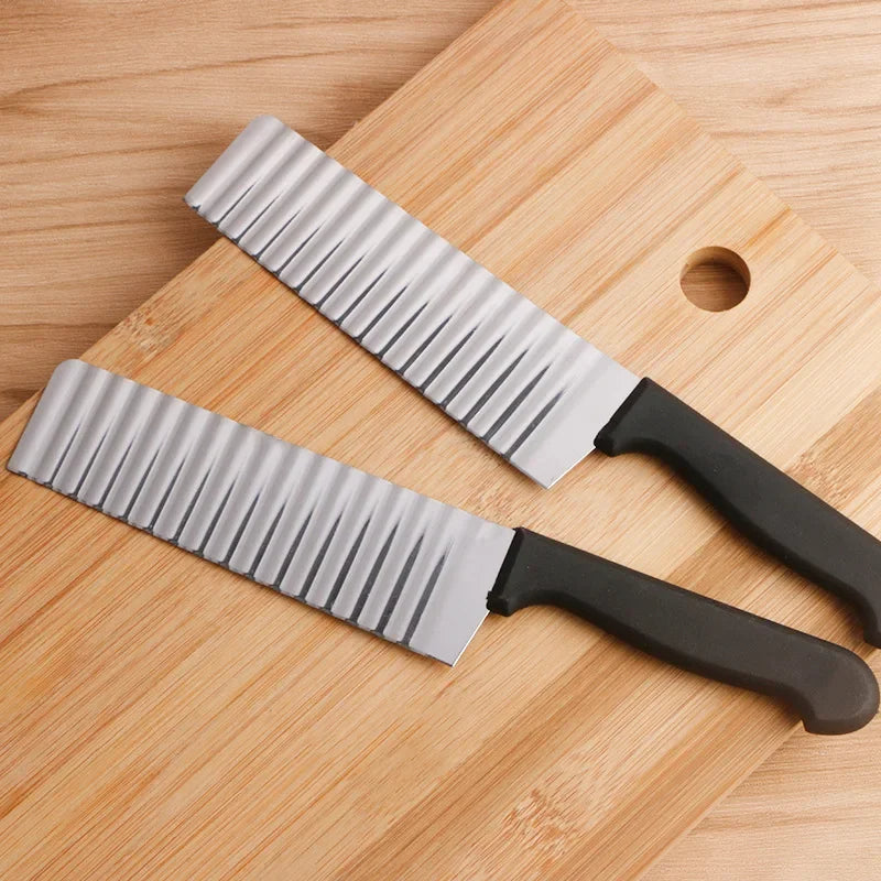 Edelstahl Kartoffelschneider Crinkle Cutter – Wellenmesser für Pommes, Gemüse & Obst