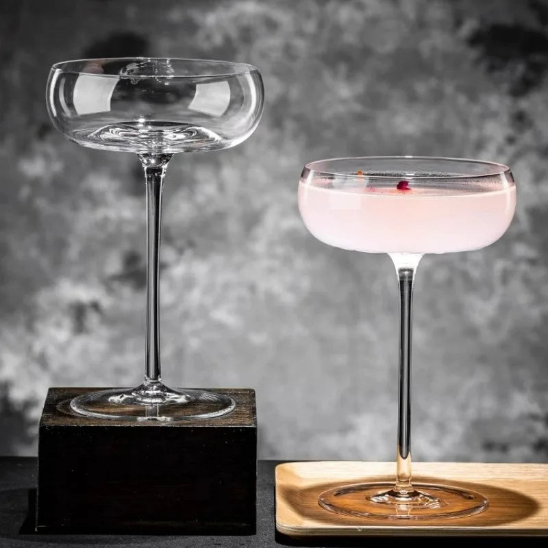 Champagnerglas – 260 ml – Transparentes Cocktailglas mit Concave-Boden – Elegantes Design für Martini & Sekt