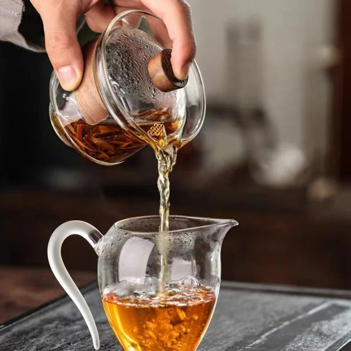 Chinesische Gaiwan Tasse mit Holzisolierung, 200 ml Transparentes und Graues Teeset für unterwegs