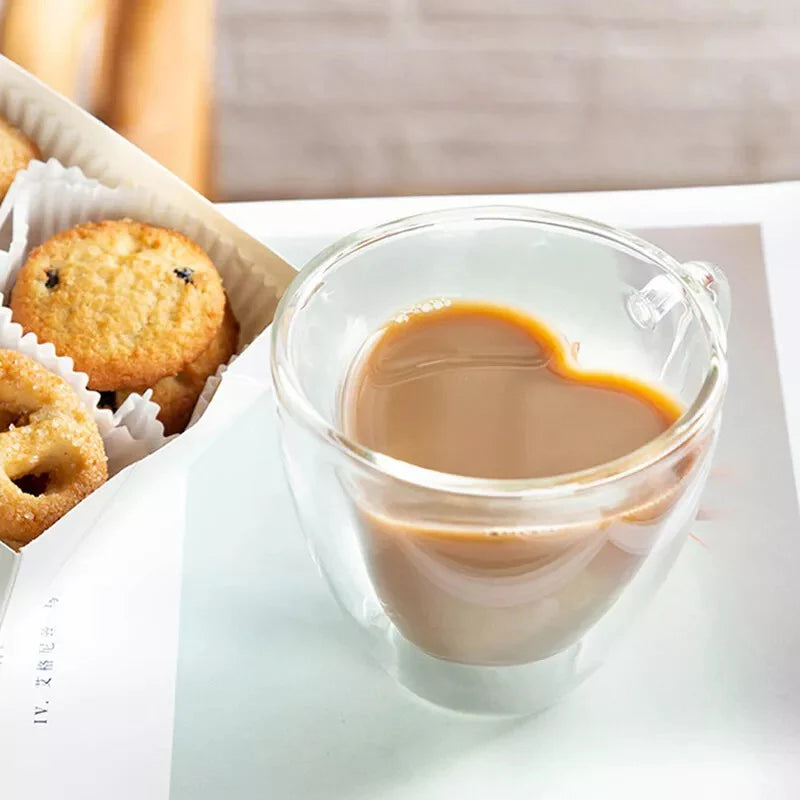 Klassisches Teeglas mit Herzform – Doppelt Verglast, Hitzebeständig, Ideal für Tee und Kaffee