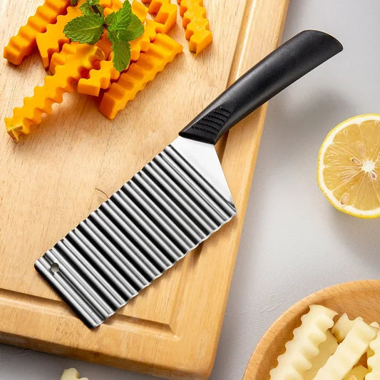 Wellenschneider für Kartoffeln und Gemüse, Edelstahl Crinkle Cutter mit ergonomischem Griff, ideal für Pommes, Obst und Garnierungen