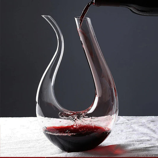 Handgefertigte Kristallglas Karaffe 1500 ml – U-Form Weindekanter für Rotwein, Whisky & Brandy