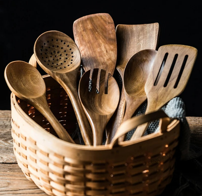 9-teiliges Küchenutensilien-Set aus Holz mit Halter und Löffelablage – Teakholz, hitzebeständig