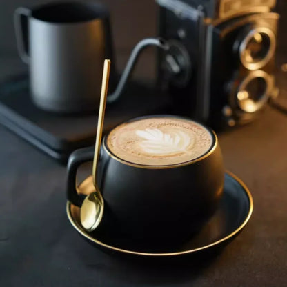 Keramiktasse mit Untertasse – Gradientendesign – Matt & Luxuriös – Ideal für Kaffee & Tee