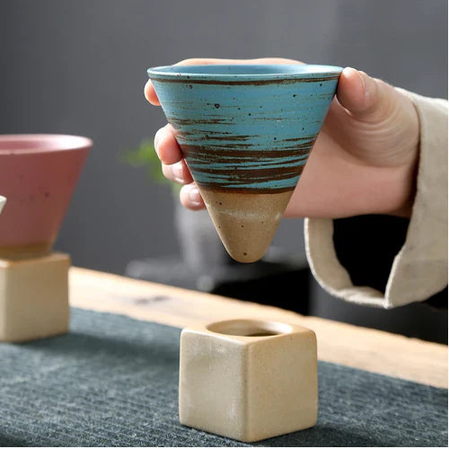 Kegelförmige Tasse aus Keramik, 100ml, elegantes Design für Kaffee und Tee
