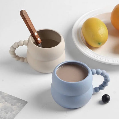 Keramiktasse – Europäischer Stil mit Perlenhenkel – 270 ml, Handgefertigt