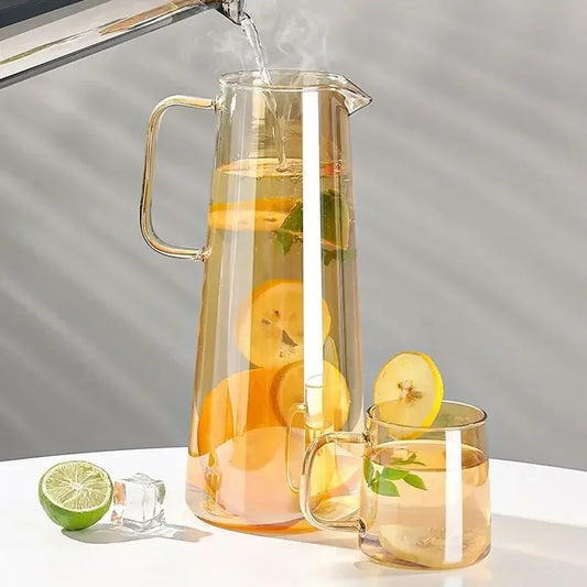 Glaskaraffe 1,8 Liter mit Deckel – hitzebeständig, leicht zu reinigen, Wasserkanne mit Handgriff für heiße und kalte Getränke