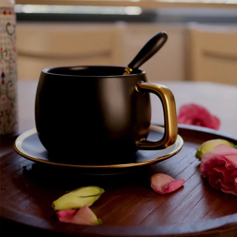 Keramiktasse mit Untertasse – Gradientendesign – Matt & Luxuriös – Ideal für Kaffee & Tee
