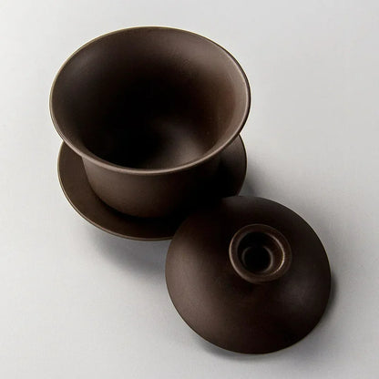 Elegantes Teeset aus Ton mit Deckel und Untertasse, ideal für Teeaufgüsse