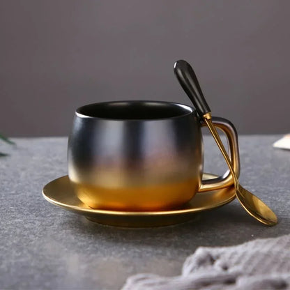 Keramiktasse mit Untertasse – Gradientendesign – Matt & Luxuriös – Ideal für Kaffee & Tee