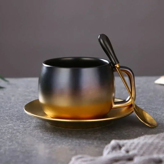 Keramiktasse mit Untertasse – Gradientendesign – Matt & Luxuriös – Ideal für Kaffee & Tee
