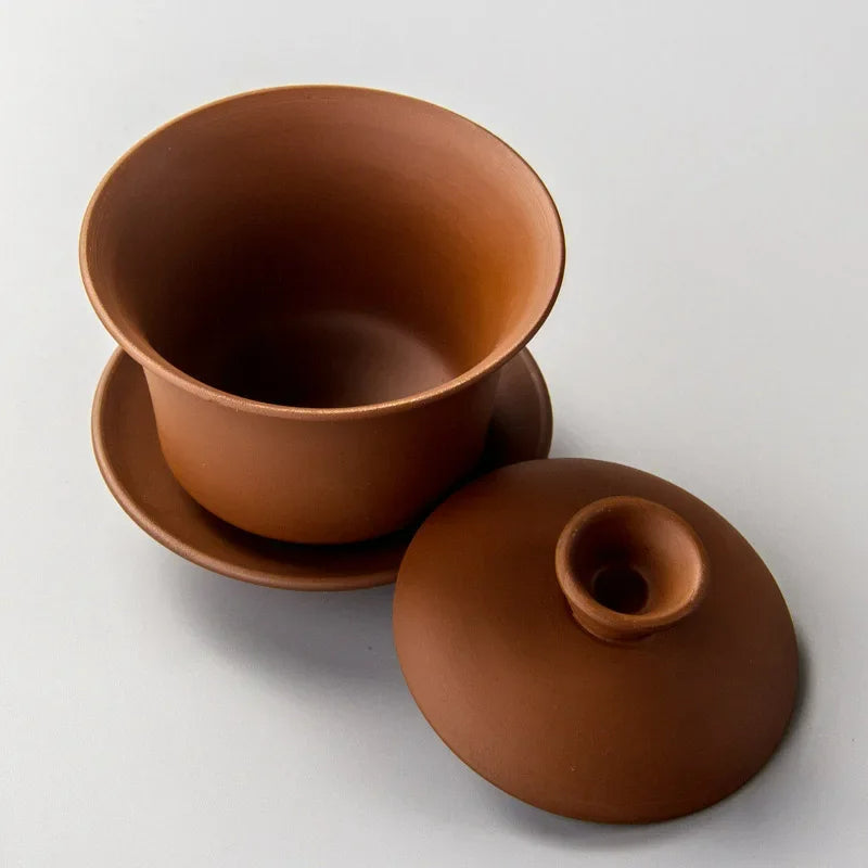 Elegantes Teeset aus Ton mit Deckel und Untertasse, ideal für Teeaufgüsse