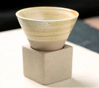 Kegelförmige Tasse aus Keramik, 100ml, elegantes Design für Kaffee und Tee