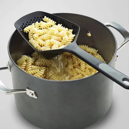 Großer Passierlöffel aus PP – Küchenutensil zum Abgießen von Suppen, Nudeln und Gemüse