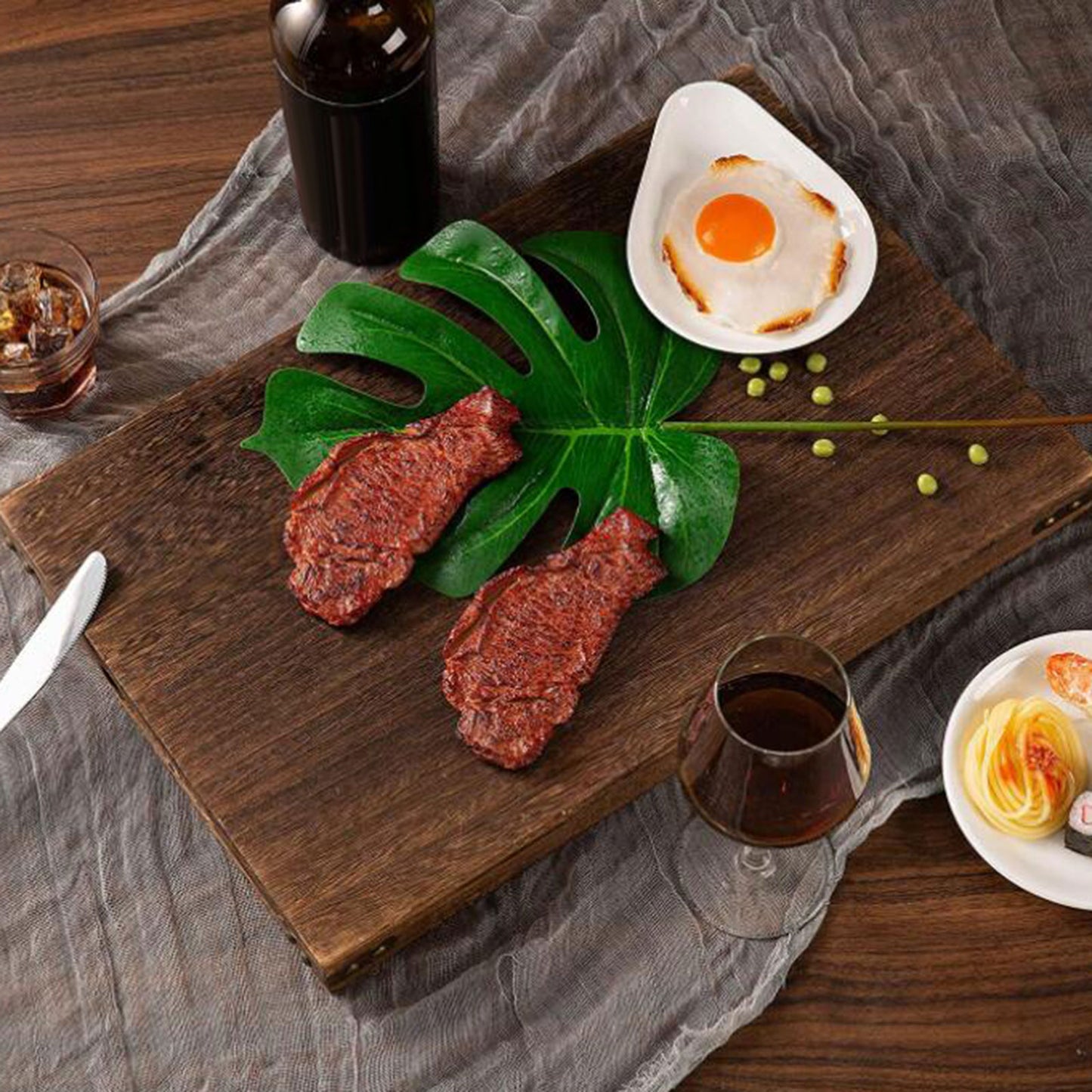 Holz Serviertablett, Multifunktional für Kaffee, Obst, Dessert und Salat – Robustes und leichtes Tablett mit Griffen für Zuhause und Terrasse