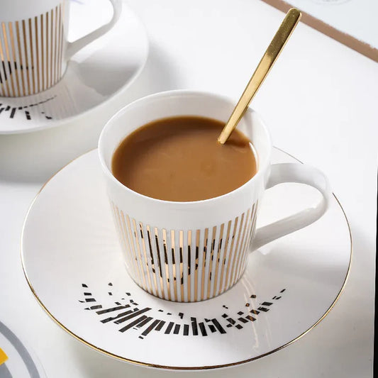 Keramik-Kaffeetasse mit Spiegelreflexionsdesign, 230 ml, Kreative Tasse mit Untertasse
