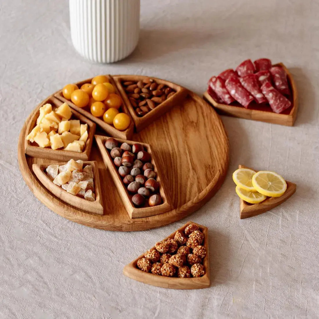 Servierplatte aus Holz mit 8 Fächern – Stilvolles Tablett für Snacks, Käse & Tapas
