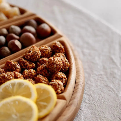 Servierplatte aus Holz mit 8 Fächern – Stilvolles Tablett für Snacks, Käse & Tapas