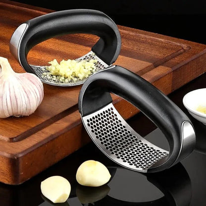 Knoblauchpresse Edelstahl | Ergonomisch & Spülmaschinenfest | Praktische Küchenhilfe