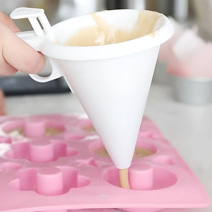 Teigausgießer für präzises Backen, Teigflüssigkeit-Kontrolle, ideal für Pfannkuchen, Cupcakes und mehr, 21 x 13,5 cm