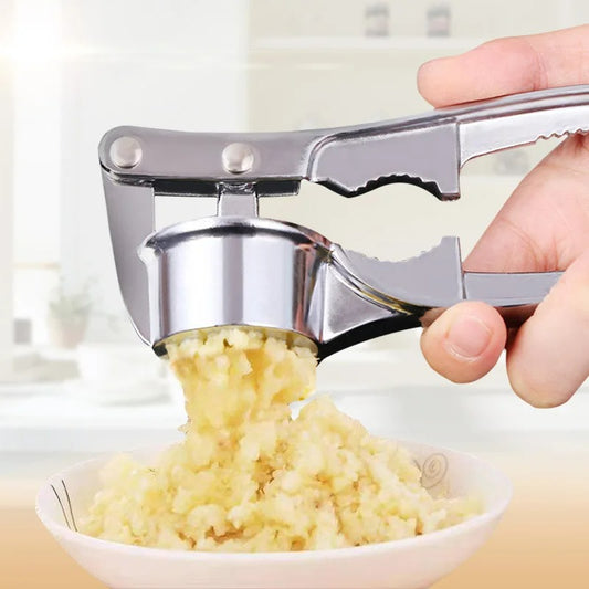 Knoblauchpresse aus Edelstahl - Knoblauchzerkleinerer und Quetscher für einfaches Zerkleinern und Mischen in der Küche