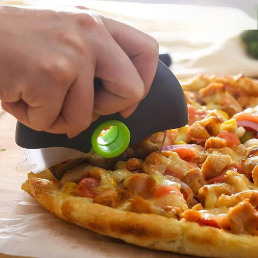 Set aus 2 Edelstahl-Rollschneidern Multifunktionales Pizza- und Kuchenteigschneidewerkzeug mit scharfem Schneidrad
