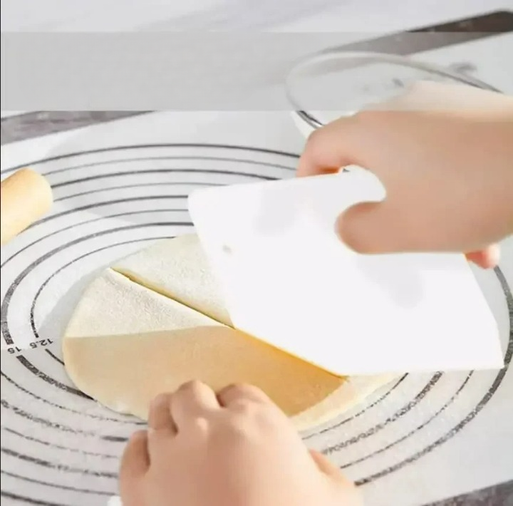 3er Set Multifunktionale Teigschneider und Schaber für Brot, Fondant, Kuchen und Teig – Flexibles Backzubehör für Teigbearbeitung